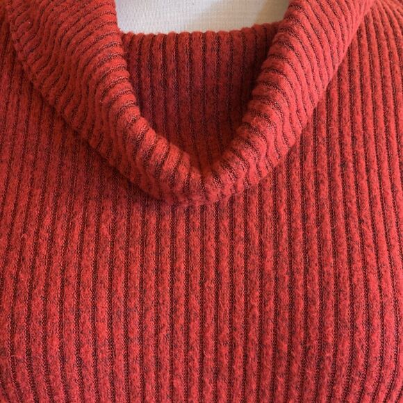 Chico’s Zenergy Sz 1 US 8/10 Sweater Ribbed Cowl Neck Red/Black Heather Tunic - Picture 4 of 10
